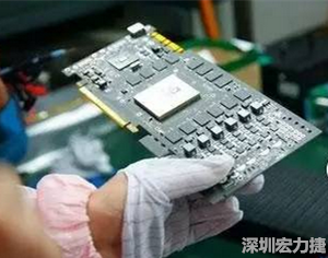 在當前的產業鏈整合和協同發展創新的戰略轉型期，PCB高密度化和PCB新功能化和智能化，輕、薄、細、小的發展帶來的產品散熱、精密布局、封裝設計等也為上游CCL產業的創新提出了更為嚴苛的要求。