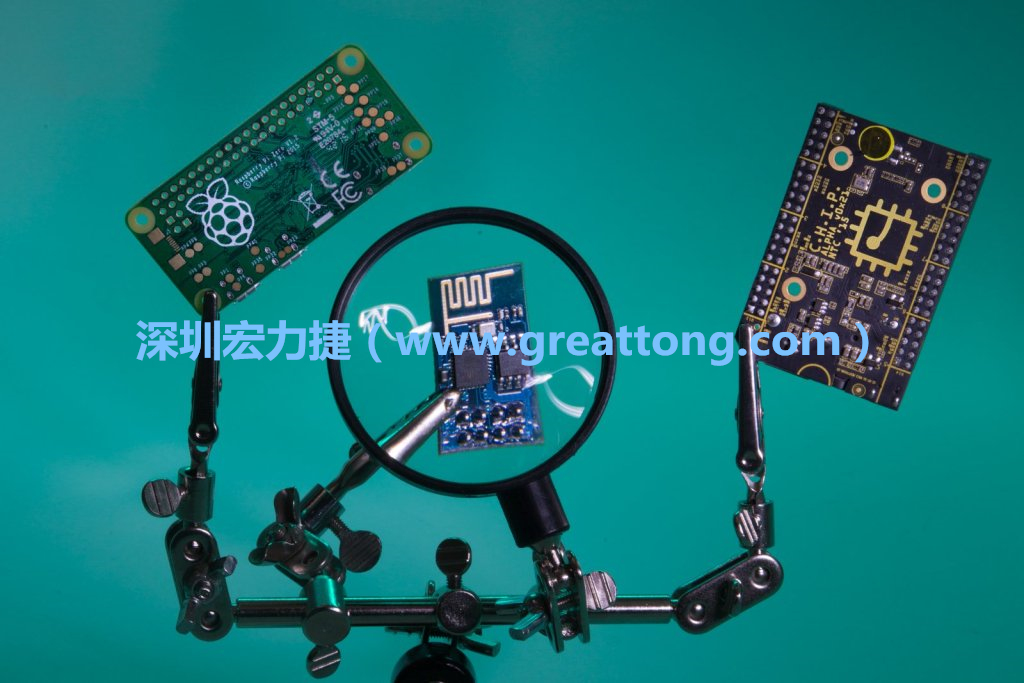 A Raspberry Pi Zero、ESP8266和CHIP。