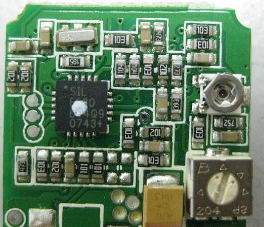 PCBA加工IC元件主要分為DIP及SMD兩大類，DIP 插件的IC，SMD (Surface Mount Device) 表面貼裝元件。